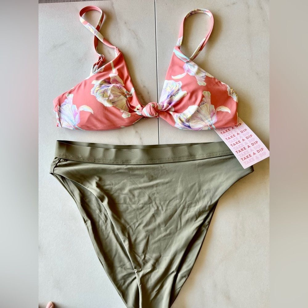 Buy 2 get 1 FREE Nwt Dippin’ Daisy’s floral zen knot high waist swim bikini set